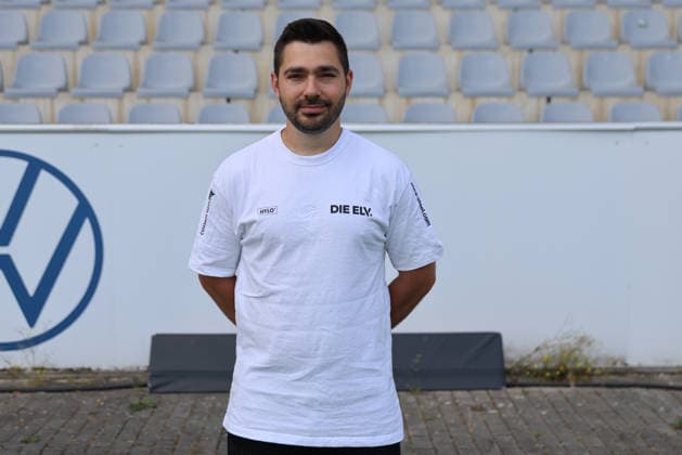 Videoanalyst Marko Rieke; SV 07 Elversberg; 1.BL, Porträttermin 2026 2027, Elversberg Ursapharm-Arena an der Kaiserlinde Saarland Deutschland (DEU) *** Video Analyst Marko Rieke, SV 07 Elversberg 1, Bundesliga, Profile Interview 2026–2027, Elversberg Ursapharm Arena at the Kaiserlinde, Saarland, Germany (DEU) Copyright: xSebastianxBachx