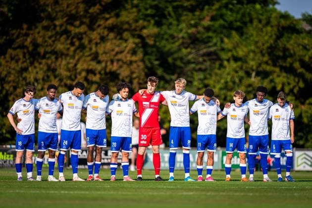 BURGH-HAAMSTEDE , 15-07-2026 , Sportpark van Zuijen , season 2026 2027, Dutch preseason friendly football , Match between NAC Breda and HSV Hoek , picture shows 1 minute of silence in memory of the passing of referee Rob Dieperink NAC - HSV Hoek (friendly)  x205042662x Copyright: