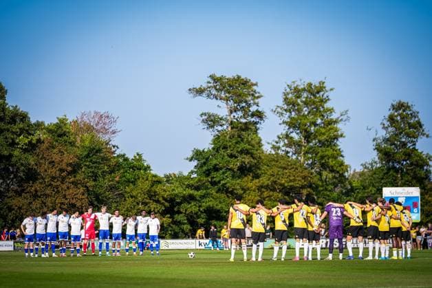 BURGH-HAAMSTEDE , 15-07-2026 , Sportpark van Zuijen , season 2026 2027, Dutch preseason friendly football , Match between NAC Breda and HSV Hoek , picture shows 1 minute of silence in memory of the passing of referee Rob Dieperink NAC - HSV Hoek (friendly)  x205042663x Copyright: