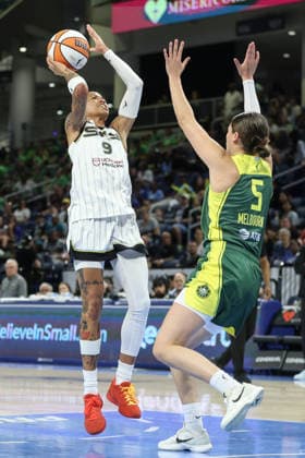 CHICAGO, USA - July 15: Natasha Cloud (9 Chicago Sky) shoots the ball during the game between the Chicago Sky and Seattle Storm at Wintrust Arena on Wednesday, July 15 in Chicago, USA  Copyright: xShainaxBenhiyoun SPPx Sportspressphoto_SPR191081