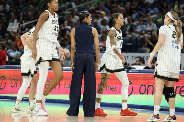 CHICAGO, USA - July 15: Skylar Diggins (4 Chicago Sky) is seen on the court during the game between the Chicago Sky and Seattle Storm at Wintrust Arena on Wednesday, July 15 in Chicago, USA  Copyright: xShainaxBenhiyoun SPPx Sportspressphoto_SPR191085