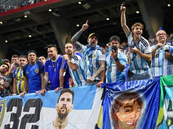 Argentina fans ahead of kick-off England v Argentina, 2026 FIFA World Cup, WM, Weltmeisterschaft, Fussball Semi Final, Football, Atlanta Stadium, Atlanta, Georgia, USA - 15 Jul 2026Atlanta Atlanta Stadium Georgia (GA) United States of America  Copyright: xMichaelxZemanek Shutterstockx 16992756k