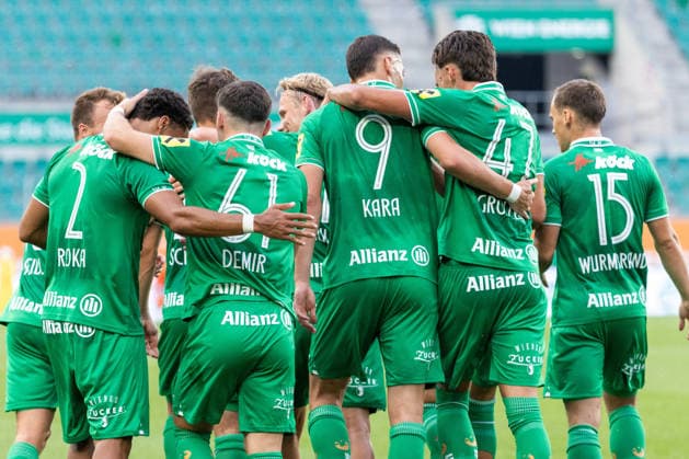SOCCER - Rapid vs Panathinaikos, test match VIENNA,AUSTRIA,15.JUL.26 - SOCCER - ADMIRAL Bundesliga, Super League, SK Rapid Wien vs Panathinaikos Athen, test match. Image shows the rejoicing of Rapid.  GEPAxpictures xPhilippxBrem