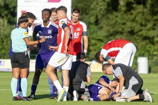 DIRKSHORN , 15-07-2026 , Sportpark Dirkshorn , season 2026 2027 , match between AZ and RSC Anderlecht , picture shows , AZ player Dave Kwakman shown red card AZ - Anderlecht (friendly)  x205043442x Copyright: