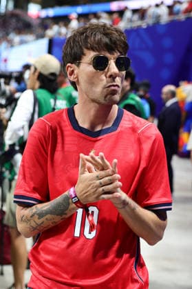 Former One Direction vocalist Louis Tomlinson poses before the FIFA World Cup, WM, Weltmeisterschaft, Fussball 2026 Semi Final match between England and Argentina at the Mercedez-Benz Stadium, Atlanta, USA on 15 July 2026. Copyright: xPeterxDovganx 45260022