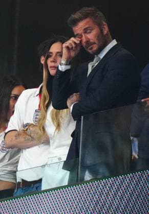 David Beckham emotional ahead of kick-off, with Victoria Beckham, Romeo Beckham, Cruz Beckham and Harper Beckham England v Argentina, 2026 FIFA World Cup, WM, Weltmeisterschaft, Fussball Semi Final, Football, Atlanta Stadium, Atlanta, Georgia, USA - 15 Jul 2026Atlanta Atlanta Stadium Georgia (GA) United States of America  Copyright: xJavierxGarcia Shutterstockx 16992264au