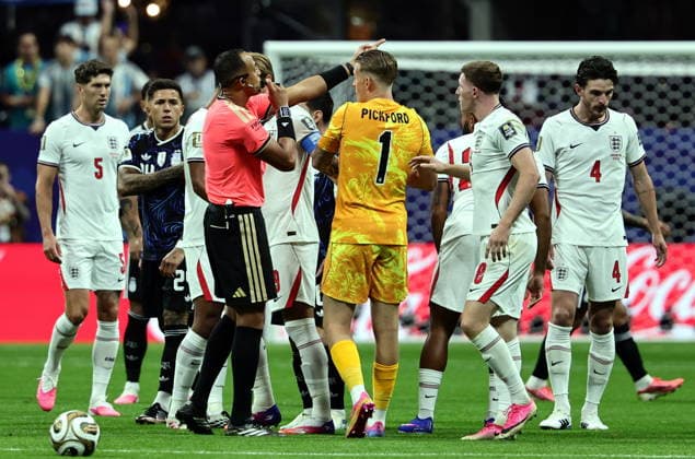 FIFA World Cup, WM, Weltmeisterschaft, Fussball 2026 semifinals - England vs Argentina US referee Ismail Elfath during the FIFA World Cup 2026 semifinals match England against Argentina, in Atlanta, USA, 15 July 2026. ATLANTA United States  Copyright: xRONALDxWITTEKx