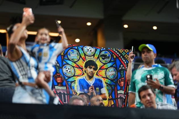 England v Argentina - FIFA World Cup, WM, Weltmeisterschaft, Fussball 2026 - Semi Finals ATLANTA, USA - JULY 15: Argentina fans show their support with a banner that has a picture of Diego Maradona on it prior the 2026 FIFA World Cup semi-final match between England and Argentina at Mercedes-Benz Stadium (Atlanta Stadium) in Atlanta, Georgia, United States on July 15, 2026. Evrim Aydin Anadolu Atlanta United States. Editorial use only. Please get in touch for any other usage.  Copyright: x2026xAnadoluxEvrimxAydinx