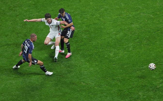 FIFA World Cup, WM, Weltmeisterschaft, Fussball 2026 semifinals - England vs Argentina (L-R) Alexis Mac Allister of Argentina, Declan Rice of England, and Nicolas Tagliafico of Argentina in action during the FIFA World Cup 2026 semifinals match England against Argentina, in Atlanta, USA, 15 July 2026. ATLANTA United States  Copyright: xCRISTOBALxHERRERA-ULASHKEVICHx