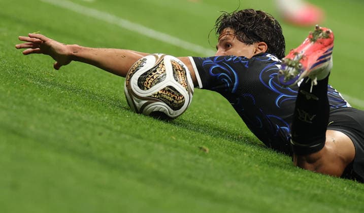 US Soccer World Cup England - Argentina 9206144 15.07.2026 Argentina™s Giuliano Simeone falls on the ground during the FIFA World Cup, WM, Weltmeisterschaft, Fussball 2026 semi-final soccer match between England and Argentina at the Atlanta Stadium in Atlanta, Georgia, the United States. Nafis Sirazetdinov Sputnik Atlanta Georgia USA  Copyright: xNafisxSirazetdinovx
