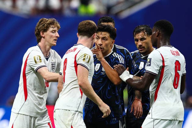 FIFA World Cup, WM, Weltmeisterschaft, Fussball 2026 Semi-Final: England v Argentina ATLANTA, USA - 15th July 2026: Lisandro Martinez of Argentina confronts Elliot Anderson of England after a tackle on Lionel Messi of Argentina during the FIFA World Cup 2026 semi-final match between England and Argentina at Atlanta Stadium Atlanta Atlanta Stadium United States of America Copyright: xCraigxMercerx xPeakxActionxPhotosx
