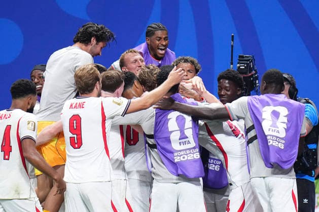 England v Argentina: Semi Final - FIFA World Cup, WM, Weltmeisterschaft, Fussball 2026 Anthony Gordon of England celebrates after scoring his team s first goal with teammates during the FIFA World Cup 2026 Semi Final match between England and Argentina at Atlanta Stadium on July 15, 2026 in Atlanta, Georgia. Atlanta GA United States  Copyright: xJosexBretonx originalFilename:bretonhernandez-englandv260715_npK7r.jpg