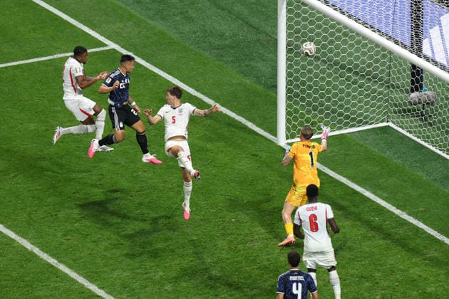 England v Argentina FIFA World Cup, WM, Weltmeisterschaft, Fussball 15 July 2026, Atlanta - FIFA World Cup Football - Semi-Final - England v Argentina - Lautaro Martinez scores the second goal for Argentina - Photo: Charlotte Wilson Offside. Atlanta Georgia USA *** England gegen Argentinien – FIFA-Weltmeisterschaft am 15. Juli 2026 in Atlanta – Halbfinale der FIFA-Fußball-Weltmeisterschaft: England gegen Argentinien – Lautaro Martínez erzielt das zweite Tor für Argentinien – Foto: Charlotte Wilson – Abseits – Atlanta, Georgia, USA  Copyright: xCharlottexWilsonx xOffsidexOffside