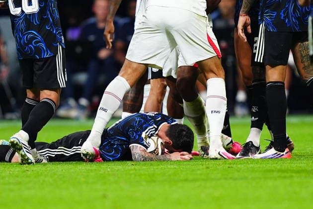 England v Argentina - FIFA World Cup, WM, Weltmeisterschaft, Fussball 2026 - Semi Finals ATLANTA, GEORGIA - JULY 15: Lionel Messi of Argentina lies on the ground after injury during the 2026 FIFA World Cup semifinal match between England and Argentina at Atlanta Stadium in Atlanta, Georgia, United States, on July 15, 2026. Evrim Aydin Anadolu Georgia United States. Editorial use only. Please get in touch for any other usage.  Copyright: x2026xAnadoluxEvrimxAydinx