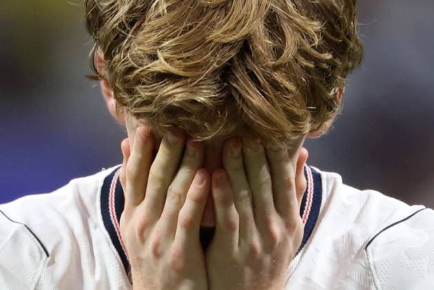 FIFA World Cup, WM, Weltmeisterschaft, Fussball 2026 semifinals - England vs Argentina Anthony Gordon of England shows disappointment after losing the FIFA World Cup 2026 semifinals match England against Argentina, in Atlanta, Georgia, USA, 15 July 2026. ATLANTA United States  Copyright: xOLGAxFEDOROVAx