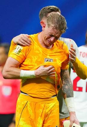Jordan Pickford of England dejected at full time England v Argentina, 2026 FIFA World Cup, WM, Weltmeisterschaft, Fussball Semi Final, Football, Atlanta Stadium, Atlanta, Georgia, USA - 15 Jul 2026Atlanta Atlanta Stadium Georgia (GA) United States of America  Copyright: xJavierxGarcia Shutterstockx 16992264eg