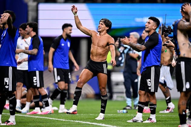 2026-07-15 England v Argentina - Semi Final - FIFA World Cup, WM, Weltmeisterschaft, Fussball 2026 ATLANTA, UNITED STATES - JULY 15: Giuliano Simeone of Argentina celebrating his sides victory during the Semi Final - FIFA World Cup 2026 match between England and Argentina at Atlanta Stadium on July 15, 2026 in Atlanta, Georgia. (Photo by Pablo Morano BSR Agency) Atlanta United States Content not available for redistribution in The Netherlands directly or indirectly through any third parties. Copyright: xBSRxAgencyx