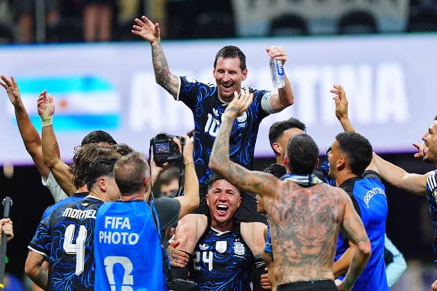 England v Argentina - FIFA World Cup, WM, Weltmeisterschaft, Fussball 2026 - Semi Finals ATLANTA, GEORGIA - JULY 15: Lionel Messi of Argentina and his teammates celebrate after winning the 2026 FIFA World Cup semifinal match between England and Argentina at Atlanta Stadium in Atlanta, Georgia, United States, on July 15, 2026. Evrim Aydin Anadolu Georgia United States. Editorial use only. Please get in touch for any other usage.  Copyright: x2026xAnadoluxEvrimxAydinx