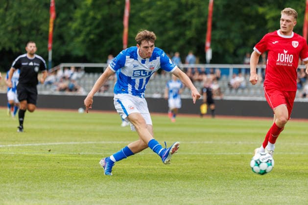Bernie Lennemann (Rostock) ; GER, FC Hansa Rostock vs. Greifswalder FC, Fußball, Männer, 3. Liga, Testspiel, Spielzeit 2026 2027, 15.07.2026 Neuruppin Volksparkstadion Brandenburg Deutschland *** Bernie Lennemann Rostock GER, FC Hansa Rostock vs. Greifswalder FC, Soccer, Men, 3rd Division, Friendly Match, 2026–2027 Season, July 15, 2026, Neuruppin Volksparkstadion, Brandenburg, Germany