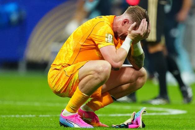 Jordan Pickford of England dejected at full time England v Argentina, 2026 FIFA World Cup, WM, Weltmeisterschaft, Fussball Semi Final, Football, Atlanta Stadium, Atlanta, Georgia, USA - 15 Jul 2026Atlanta Atlanta Stadium Georgia (GA) United States of America  Copyright: xJavierxGarcia Shutterstockx 16992264fp
