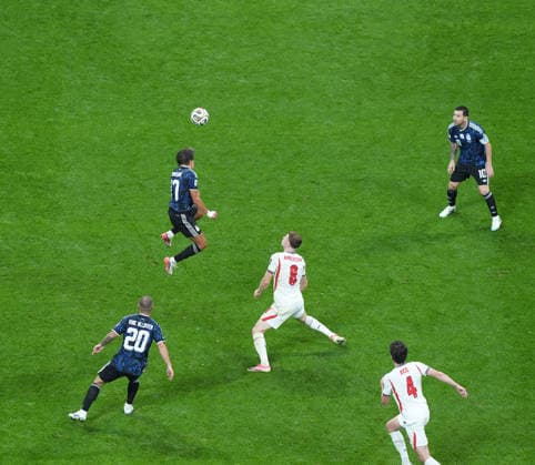 Fifa Worlsd Cup 2026 FIFA World Cup, WM, Weltmeisterschaft, Fussball 2026 Semifinal Argentina 2 England 1 Argentina came from behind with two late goals to book their place in the World Cup final against Spain. England took the lead in the 55th minute through Anthony Gordon, but Enzo Fernandez equalised in the 85th minute before substitute Lautaro Martinez headed home the winner in stoppage time (90+1), from a Lionel Messi assist. Argentina reached finals to meet Spain in New Jersey Goals: ¢Argentina: Enzo Fernandez (85), Lautaro Martinez (90+1) ¢England: Anthony Gordon (55) Atlanta Mercedes- Benz stadium USA Copyright: xSeshadrixSukumarx