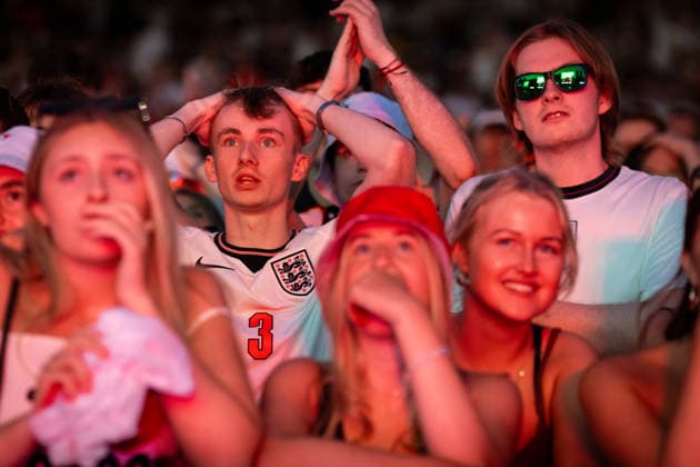 July 15, 2026, Manchester, United Kingdom: England fans seen watching a game between England and Argentina in the World Cup semi-final. The sold-out Castlefield Bowl, organised by The Road Victory, saw thousands of fans come together to watch England play Argentina in a World Cup battle for the first time since France 98. England Vs Argentina World Cup Semi Final In Manchester, UK - 15 JULY 2026.  - ZUMAs197 20260715_aaa_s197_179 Copyright: xAndyxBartonx