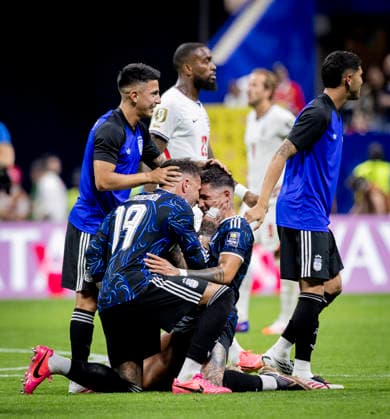 Atlanta, USA 15th Jul 2026. Nicolas Otamendi (ARG) Enzo Fernandez (ARG) England - Argentina World Cup England - Argentinien 15.07.2026 *** Atlanta, USA, July 15, 2026 Nicolas Otamendi (ARG) Enzo Fernandez (ARG) England Argentina World Cup England Argentina July 15, 2026