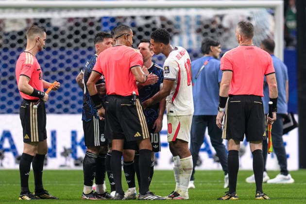 Fußball, WM 2026, 20260715, England - Argentinien. Im Bild v.l. Trainer England Thomas TUCHEL, Co-Trainer England Anthony BARRY. Atlanta Atlanta-Stadion Georgia Vereinigte Staaten von Amerika *** Soccer, 2026 World Cup, 20260715, England vs. Argentina. Pictured, from left: England head coach Thomas TUCHEL, England assistant coach Anthony BARRY. Atlanta, Atlanta Stadium, Georgia, United States of America Copyright: Passion2Press MarkusxFischerx