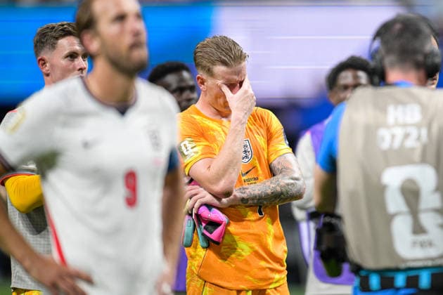 Fußball, WM 2026, 20260715, England - Argentinien. Im Bild Torwart Jordan PICKFORD (England, 1) enttäuscht Tränen. Atlanta Atlanta-Stadion Georgia Vereinigte Staaten von Amerika *** Soccer, 2026 World Cup, 20260715, England vs. Argentina. Pictured: England goalkeeper Jordan PICKFORD, 1, in tears, disappointed. Atlanta, Georgia, United States of America Copyright: Passion2Press MarkusxFischerx