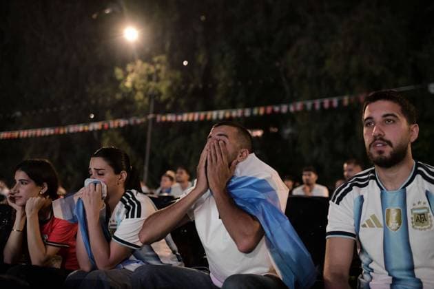 July 15, 2026, Ramat-Gan, Israel: RAMAT GAN, ISRAEL oÃ¢ JULY 15, 2026: People gather at an open-air amphitheatre in the National Park in Ramat Gan, Israel, to watch the FIFA World Cup, WM, Weltmeisterschaft, Fussball 2026 semi-final match between England and Argentina on a giant screen on July 15, 2026. The public viewing drew football fans who followed the match together as part of the tournament celebrations. JNA PRESS Ramat-Gan Israel  - ZUMAq101 20260715_zna_q101_255 Copyright: xTomerxNeubergx Fans Watch England-Argentina World Cup Semi-Final In Ramat Gan  - ZUMA0861 0861755195st Copyright: xIMAGO TomerxNeubergx