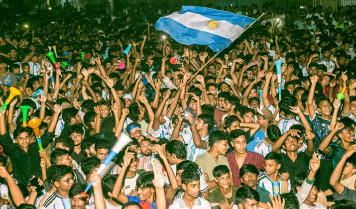 July 16, 2026, Dhaka, Munshiganj, Bangladesh: Thousands of football fans gathered at Super Market Chottor in Munshiganj, Dhaka, Bangladesh, on Tuesday night to watch the FIFA World Cup, WM, Weltmeisterschaft, Fussball 2026 semi-final between Argentina and England on giant screens. The public viewing attracted a large crowd as supporters followed one of the tournament s most anticipated matches. Argentina secured a dramatic 2Ã¢â‚¬1 victory with two late goals to book their place in the FIFA World Cup Final, while England s campaign came to an end after a spirited performance. The photographs capture the excitement, tension and emotions of football fans in Bangladesh as they witnessed Argentina s memorable comeback and qualification for the final. Bangladesh Football Fans Watch Argentina Defeat England To Reach The FIFA World Cup 2026 Final  - ZUMAa259 0861759559st Copyright: xRayhanxAhmedx