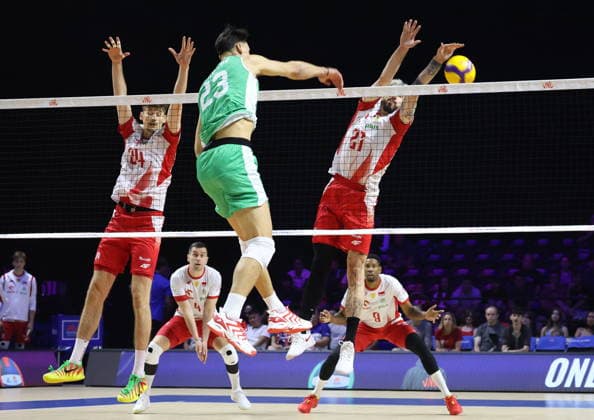 SIATKOWKA LIGA NARODOW SE ON 2026 15.07.2026 POLSKA v BULGARIA --- POLAND v BULGARIA N Z SZYMON JAKUBISZAK, TOMASZ FORNAL, WILFREDO LEON, MARCIN KOMENDA W MECZU POLSKA-BULGARIA 3:0 W MECZU LIGI NARODOW W CHICAGO MARCIN CHOLEWINSKI NEWSPIX.PL VOLLEYBALL NATIONS LEAGUE 2026 15072026 SZYMON JAKUBISZAK, TOMASZ FORNAL, WILFREDO LEON, MARCIN KOMENDADURING THE MATCH POLAND - BULGARIA 3:0 IN VOLLEYBALL NATIONS LEAGUE NEWSPIX.PL --- newspix.pl 