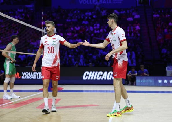 SIATKOWKA LIGA NARODOW SE ON 2026 15.07.2026 POLSKA v BULGARIA --- POLAND v BULGARIA N Z BARTLOMIEJ BOLADZ I SZYMON JAKUBISZAK W MECZU POLSKA - BULGARIA 3:0 W RYWALIZACJI LIGI NARODOW W CHICAGO MARCIN CHOLEWINSKI NEWSPIX.PL VOLLEYBALL NATIONS LEAGUE 2026 15072026 BARTLOMIEJ BOLADZ, SZYMON JAKUBISZAK DURING THE MATCH POLAND - BULGARIA 3:0 IN VOLLEYBALL NATIONS LEAGUE NEWSPIX.PL --- newspix.pl 