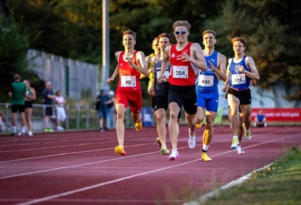 Abendsportfest Pfungstadt; Pfungstadt, 15.07.2026 Im Schlussspurt im 800m-Lauf: Paul Gröver (GER LG Olympia Dortmund); Abendsportfest Pfungstadt am 15.07.2026 im TSV-Stadion in Pfungstadt (Hessen). *** Pfungstadt Evening Sports Meet, Pfungstadt, July 15, 2026: Paul Gröver (GER, LG Olympia Dortmund) in the final sprint of the 800-meter race at the Pfungstadt Evening Sports Meet on July 15, 2026, at the TSV Stadium in Pfungstadt, Hesse Copyright: xBEAUTIFULxSPORTS R.xSchmittx