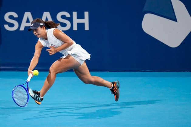 Vanda Pharmaceuticals Athens Open - Day 3 Mai Hontama of Japan competes against Alycia Parks of the United States during their Round of 16 match at the 2026 Vanda Pharmaceuticals Athens Open Women s tennis tournament at the Athens Olympic Tennis Centre in Athens, Greece, on July 15, 2026. Athens Athens Greece  Copyright: xOwenxHammondx originalFilename:hammond-2026vand260715_npT6s.jpg