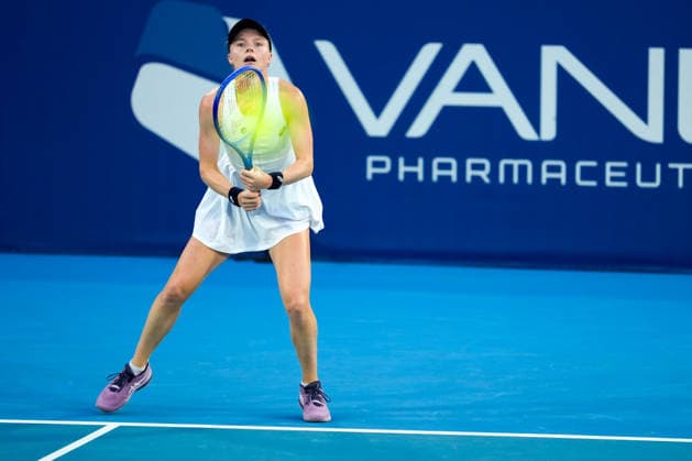 Vanda Pharmaceuticals Athens Open - Day 3 Harriet Dart of Great Britain competes against fourth-seeded Maria Sakkari of Greece during their Round of 16 match at the 2026 Vanda Pharmaceuticals Athens Open Women s tennis tournament at the Athens Olympic Tennis Centre in Athens, Greece, on July 15, 2026. Athens Athens Greece  Copyright: xOwenxHammondx originalFilename:hammond-2026vand260715_npZpn.jpg