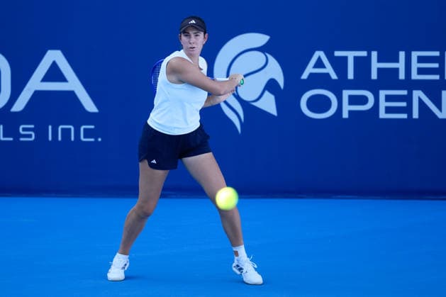 Vanda Pharmaceuticals Athens Open - Day 3 Elena Micic of Australia plays during her Round of 16 match against Qinwen Zheng of China at the 2026 Vanda Pharmaceuticals Athens Open Women s tennis tournament at the Athens Olympic Tennis Centre in Athens, Greece, on July 15, 2026. Athens Athens Greece  Copyright: xOwenxHammondx originalFilename:hammond-2026vand260715_npwM2.jpg