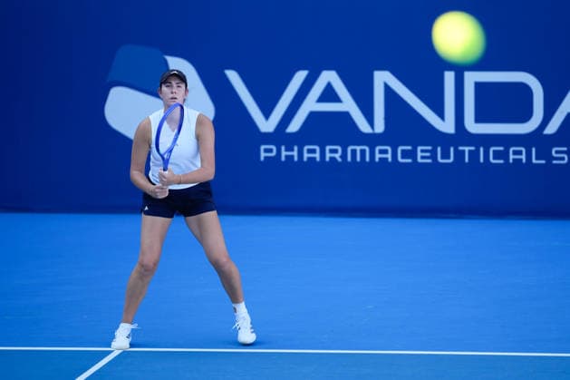 Vanda Pharmaceuticals Athens Open - Day 3 Elena Micic of Australia plays during her Round of 16 match against Qinwen Zheng of China at the 2026 Vanda Pharmaceuticals Athens Open Women s tennis tournament at the Athens Olympic Tennis Centre in Athens, Greece, on July 15, 2026. Athens Athens Greece  Copyright: xOwenxHammondx originalFilename:hammond-2026vand260715_npZaw.jpg