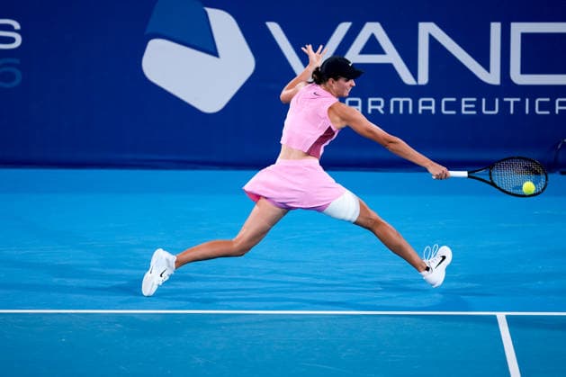 Vanda Pharmaceuticals Athens Open - Day 3 Lilli Tagger of Austria plays during her Round of 16 match against fifth seed Sara Bejlek of the Czech Republic at the 2026 Vanda Pharmaceuticals Athens Open Women s tennis tournament at the Athens Olympic Tennis Centre in Athens, Greece, on July 15, 2026. Athens Athens Greece  Copyright: xOwenxHammondx originalFilename:hammond-2026vand260715_npBxg.jpg