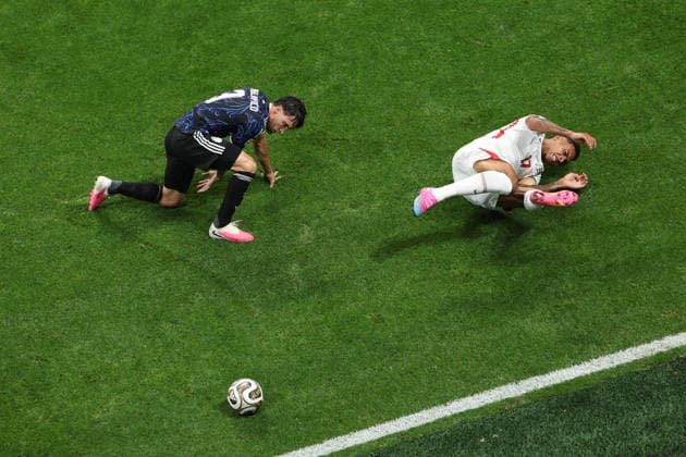 England v Argentina 15 July 2026, Atlanta - FIFA World Cup, WM, Weltmeisterschaft, Fussball Football - Semi-Final - England v Argentina - Nicolas Tagliafico of Argentina and Morgan Rogers of England - Photo: Charlotte Wilson Offside. Atlanta USA *** England gegen Argentinien, 15. Juli 2026, Atlanta, Halbfinale der FIFA-Fußball-Weltmeisterschaft: England gegen Argentinien – Nicolas Tagliafico (Argentinien) und Morgan Rogers (England). Foto: Charlotte Wilson, Offside, Atlanta, USA  Copyright: xCharlottexWilsonx xOffsidexOffside