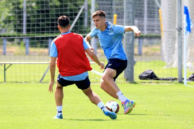 DEU, DFL, 2. FBL Hertha BSC, Training, 15.07.2026, Sportforum, Berlin, DEU, DFL, 2. FBL Hertha BSC, Training, Fiilip Brekalo (Hertha BSC Berlin), Josip Brekalo (Hertha BSC Berlin 7) DFL - regulations prohibit any use of Photographs as image sequences and or quasi-video Berlin Sportforum Berlin Deutschland *** GER, DFL, 2nd Bundesliga Hertha BSC, Training, July 15, 2026, Sportforum, Berlin, GER, DFL, 2nd Bundesliga Hertha BSC, Training, Filip Brekalo Hertha BSC Berlin, Josip Brekalo Hertha BSC Berlin 7 DFL regulations prohibit any use of photographs as image sequences and or quasi-video Berlin Sportforum Berlin Germany Copyright: xNordphotox xEnglerx