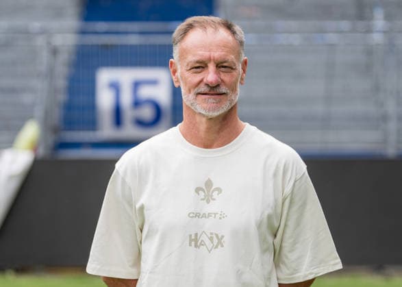 15.07.2026, xfux, Fussball 2.Bundesliga, SV Darmstadt 98 Fototermin Saison 2026 2027 - Porträttermin 2026 2027, v.l. Co Trainer Darius Scholtysik (SV Darmstadt 98) Darmstadt *** July 15, 2026, xfux, Soccer, 2. Bundesliga, SV Darmstadt 98 Photo Shoot for the 2026–2027 Season, Portrait Session for the 2026–2027 Season, from left: Assistant Coach Darius Scholtysik, SV Darmstadt 98, Darmstadt