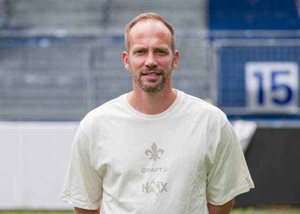 15.07.2026, xfux, Fussball 2.Bundesliga, SV Darmstadt 98 Fototermin Saison 2026 2027 - Porträttermin 2026 2027, v.l. Co Trainer Martin Heck (SV Darmstadt 98) Darmstadt *** July 15, 2026, xfux, Soccer, 2. Bundesliga, SV Darmstadt 98 Photo Shoot for the 2026–2027 Season, Portrait Session for the 2026–2027 Season, from left: Assistant Coach Martin Heck, SV Darmstadt 98, Darmstadt