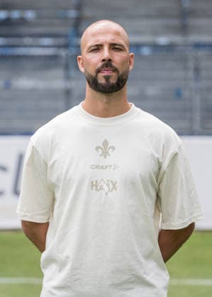 15.07.2026, xfux, Fussball 2.Bundesliga, SV Darmstadt 98 Fototermin Saison 2026 2027 - Porträttermin 2026 2027, v.l. Torwarttrainer Alexander Kynaß Kynass (SV Darmstadt 98) Darmstadt *** July 15, 2026, xfux, Soccer, 2. Bundesliga, SV Darmstadt 98 Photo Shoot for the 2026–2027 Season, Portrait Session for the 2026–2027 Season, from left: Goalkeeper Coach Alexander Kynaß (Kynass), SV Darmstadt 98, Darmstadt