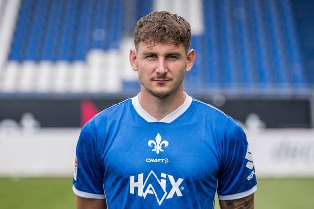 15.07.2026, xfux, Fussball 2.Bundesliga, SV Darmstadt 98 Fototermin Saison 2026 2027 - Porträttermin 2026 2027, v.l. Matej Maglica (SV Darmstadt 98) Darmstadt *** July 15, 2026, xfux, Soccer, 2. Bundesliga, SV Darmstadt 98 Photo Shoot for the 2026–2027 Season, Portrait Session for the 2026–2027 Season, from left: Matej Maglica, SV Darmstadt 98, Darmstadt