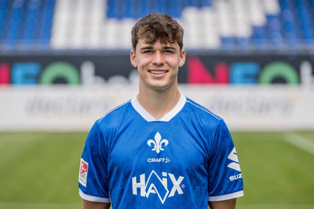 15.07.2026, xfux, Fussball 2.Bundesliga, SV Darmstadt 98 Fototermin Saison 2026 2027 - Porträttermin 2026 2027, v.l. Noah Weißhaupt Weisshaupt (SV Darmstadt 98) Darmstadt *** July 15, 2026, xfux, Soccer, 2. Bundesliga, SV Darmstadt 98 Photo Shoot for the 2026–2027 Season, Portrait Session for the 2026–2027 Season, from left: Noah Weißhaupt, Weisshaupt, SV Darmstadt 98, Darmstadt