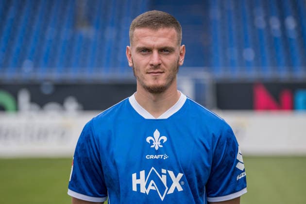 15.07.2026, xfux, Fussball 2.Bundesliga, SV Darmstadt 98 Fototermin Saison 2026 2027 - Porträttermin 2026 2027, v.l. Meldin Dreskovic (SV Darmstadt 98) Darmstadt *** July 15, 2026, xfux, Soccer, 2. Bundesliga, SV Darmstadt 98 Photo Shoot for the 2026–2027 Season, Portrait Session for the 2026–2027 Season, from left: Meldin Dreskovic, SV Darmstadt 98, Darmstadt