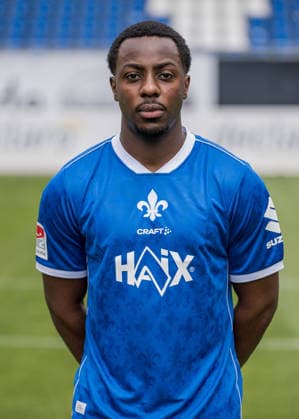 15.07.2026, xfux, Fussball 2.Bundesliga, SV Darmstadt 98 Fototermin Saison 2026 2027 - Porträttermin 2026 2027, v.l. Merveille Papela (SV Darmstadt 98) Darmstadt *** July 15, 2026, xfux, Soccer, 2. Bundesliga, SV Darmstadt 98 Photo Shoot for the 2026–2027 Season, Portrait Session for the 2026–2027 Season, from left: Merveille Papela, SV Darmstadt 98, Darmstadt