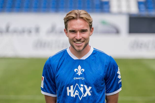 15.07.2026, xfux, Fussball 2.Bundesliga, SV Darmstadt 98 Fototermin Saison 2026 2027 - Porträttermin 2026 2027, v.l. Lars Kehl (SV Darmstadt 98) Darmstadt *** July 15, 2026, xfux, Soccer, 2. Bundesliga, SV Darmstadt 98 Photo Shoot for the 2026–2027 Season, Portrait Session for the 2026–2027 Season, from left: Lars Kehl, SV Darmstadt 98, Darmstadt