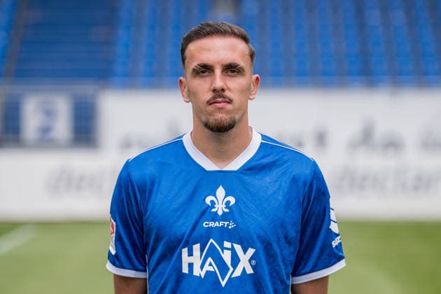 15.07.2026, xfux, Fussball 2.Bundesliga, SV Darmstadt 98 Fototermin Saison 2026 2027 - Porträttermin 2026 2027, v.l. Lance Duijvestijn (SV Darmstadt 98) Darmstadt *** July 15, 2026, xfux, Soccer, 2. Bundesliga, SV Darmstadt 98 Photo Shoot for the 2026–2027 Season, Portrait Session for the 2026–2027 Season, from left: Lance Duijvestijn, SV Darmstadt 98, Darmstadt